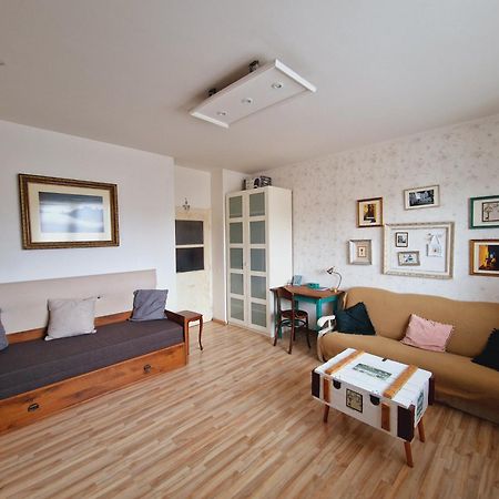 Touch Of History Apartment Bratislava Bagian luar foto