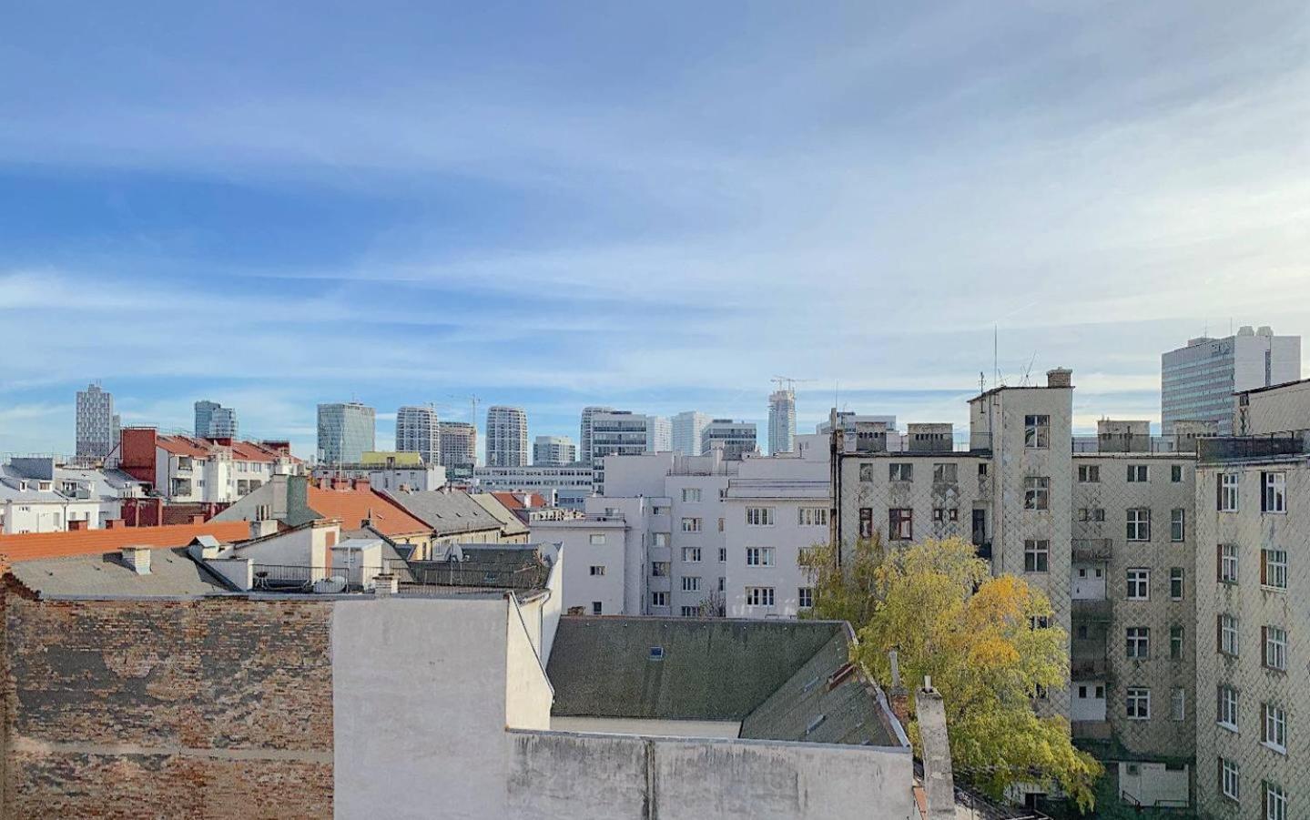 Touch Of History Apartment Bratislava Bagian luar foto